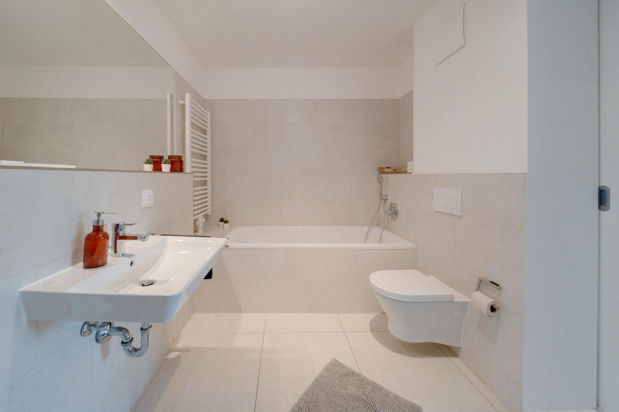 Neu-Luxus Apartment-Zentral In Altstadt-65-80Qm Augsburgo Exterior foto